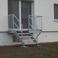 Treppe für einen Gartenausgang