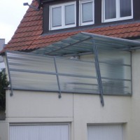 Terrassenüberdachung und Seitenwand mit Glasfüllung